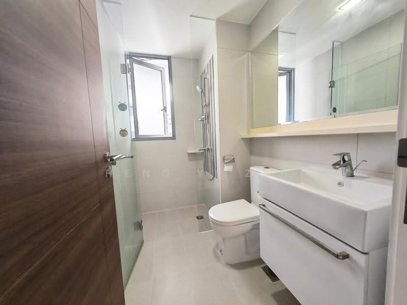 Arc at Tampines, Tampines Avenue 8, Pasir Ris / Tampines, 4 Bedrooms, 1,561 sqft, Condominium For Sale, by Heng Yi Zen, 500250091 - Bathroom - PropertyGuru.com.sg
