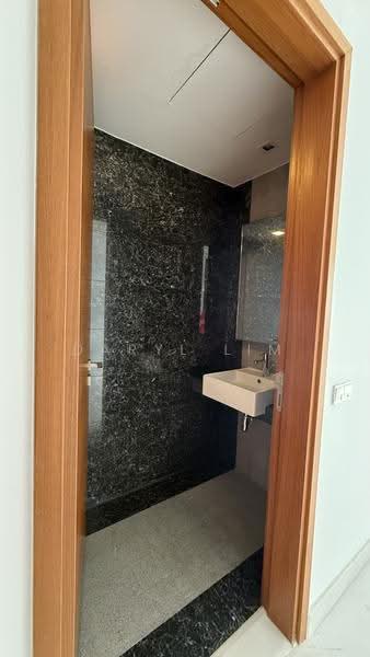 Altez, 16 Enggor Street, Chinatown / Tanjong Pagar, 3 Bedrooms, 1,507 sqft, Condominium For Sale, by Daryl Lim, 500250119 - Powder Room - PropertyGuru.com.sg