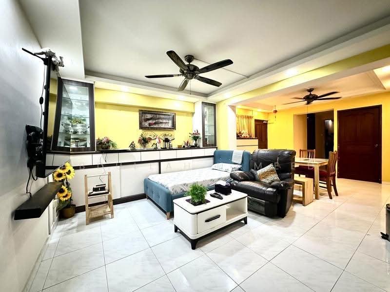 97 Lorong 3 Toa Payoh, 97 Lorong 3 Toa Payoh, Balestier / Toa Payoh, 4 Bedrooms, 1,442 sqft, HDB Flat For Sale, by Abdullah Hameed, 500250128 - Living Room - PropertyGuru.com.sg