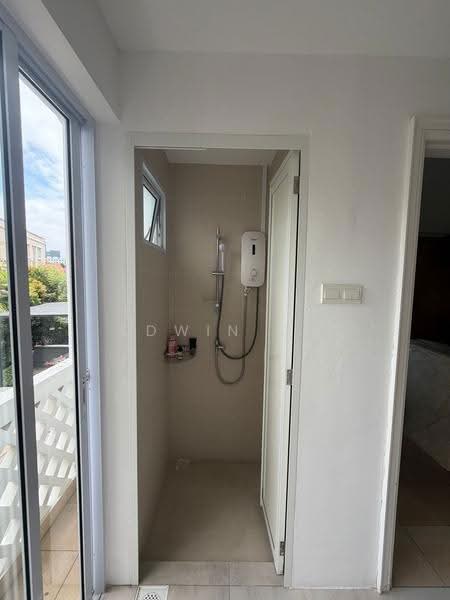 3-Storey + Basement Landed Corner Terrace @Pasir Panjang/Haw Par Villa/Kent Ridge | 5 Bed | 5 Bath, Buona Vista / West Coast / Clementi New Town, 5 Bedrooms, 3,600 sqft, Corner Terrace For Sale, by Edwin Su, 500250142 - Bathroom - PropertyGuru.com.sg