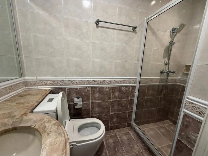 3-Storey + Basement Landed Corner Terrace @Pasir Panjang/Haw Par Villa/Kent Ridge | 5 Bed | 5 Bath, Buona Vista / West Coast / Clementi New Town, 5 Bedrooms, 3,600 sqft, Corner Terrace For Sale, by Edwin Su, 500250142 - Bathroom - PropertyGuru.com.sg