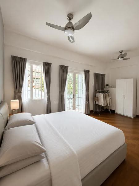 3-Storey + Basement Landed Corner Terrace @Pasir Panjang/Haw Par Villa/Kent Ridge | 5 Bed | 5 Bath, Buona Vista / West Coast / Clementi New Town, 5 Bedrooms, 3,600 sqft, Corner Terrace For Sale, by Edwin Su, 500250142 - Bedroom - PropertyGuru.com.sg