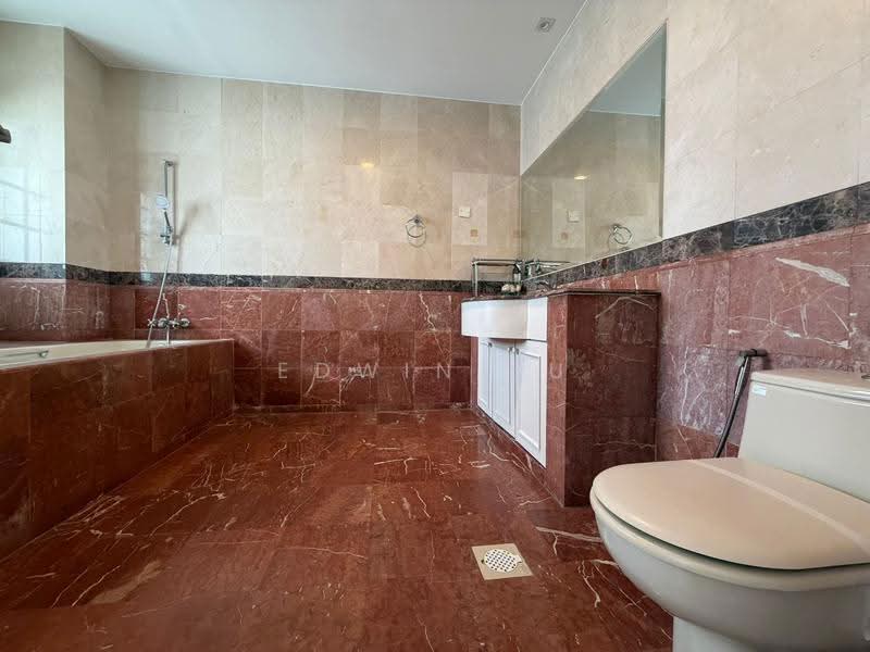 3-Storey + Basement Landed Corner Terrace @Pasir Panjang/Haw Par Villa/Kent Ridge | 5 Bed | 5 Bath, Buona Vista / West Coast / Clementi New Town, 5 Bedrooms, 3,600 sqft, Corner Terrace For Sale, by Edwin Su, 500250142 - Bathroom - PropertyGuru.com.sg