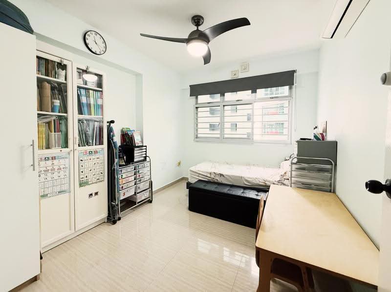 501B Yishun Street 51, 501B Yishun Street 51, Sembawang / Yishun, 3 Bedrooms, 990 sqft, HDB Flat For Sale, by Hafiz Yassin, 500250145 - Study - PropertyGuru.com.sg