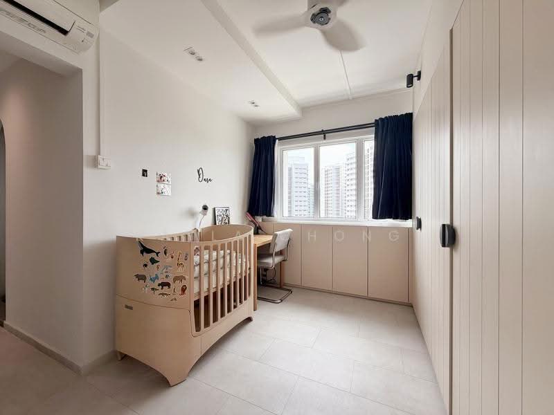 Common Bedroom - walk in wardrobe