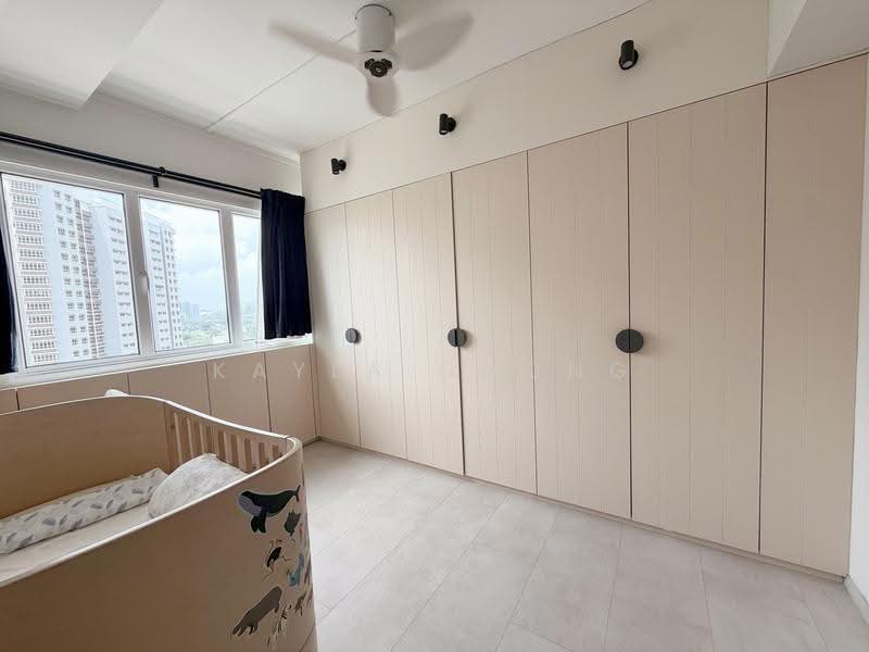 Common Bedroom - walk in wardrobe