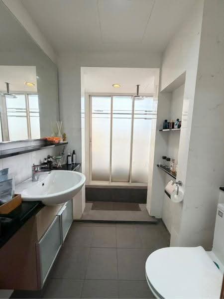 Savannah Condopark, 63 Simei Rise, Pasir Ris / Tampines, 3 Bedrooms, 1,238 sqft, Condominium For Sale, by April Tai, 500250163 - Bathroom - PropertyGuru.com.sg