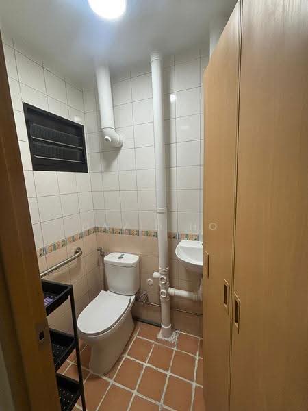 208 Ang Mo Kio Avenue 1, 208 Ang Mo Kio Avenue 1, Ang Mo Kio / Bishan / Thomson, Room Rental, 130 sqft, HDB Flat For Rent, by David Ho, 500250188 - Bathroom - PropertyGuru.com.sg