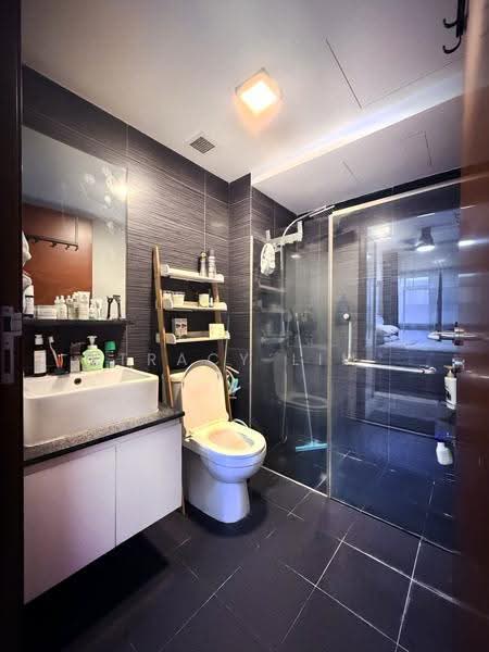 Presto @ Upper Serangoon, 528 Upper Serangoon Road, Hougang / Punggol / Sengkang, 2 Bedrooms, 441 sqft, Condominium For Sale, by Tracy Lim, 500250191 - Bathroom - PropertyGuru.com.sg