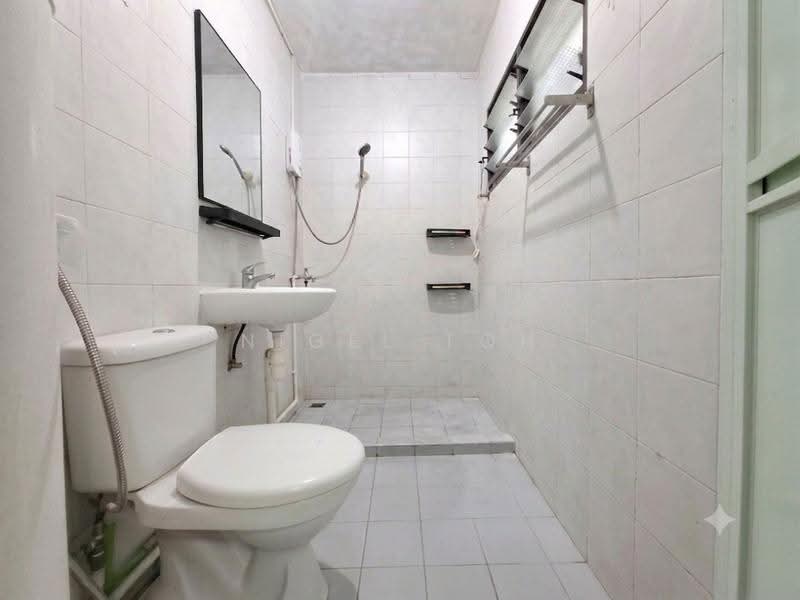 365 Tampines Street 34, 365 Tampines Street 34, Pasir Ris / Tampines, 3 Bedrooms, 1,076 sqft, HDB Flat For Sale, by Nigel Toh, 500250211 - Bathroom - PropertyGuru.com.sg