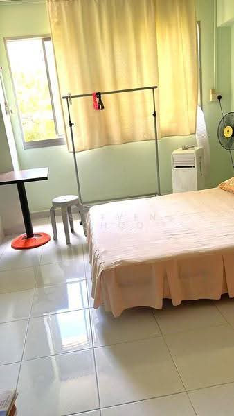 422 Hougang Avenue 6, 422 Hougang Avenue 6, Hougang / Punggol / Sengkang, Room Rental, 120 sqft, HDB Flat For Rent, by Steven Choo, 500250215 - Bedroom - PropertyGuru.com.sg
