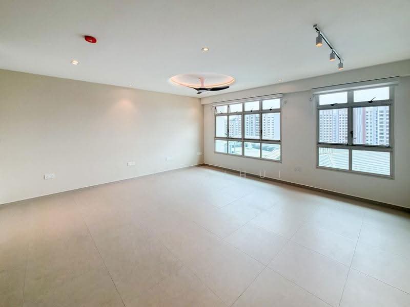 223C Mount Vernon Road, , 3 Bedrooms, 1,184 sqft, HDB Flat For Rent, by Seah Aihui, 500250245 - Living Room - PropertyGuru.com.sg