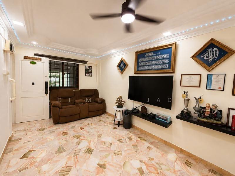 245 Jurong East Street 24, 245 Jurong East Street 24, Boon Lay / Jurong / Tuas, 2 Bedrooms, 721 sqft, HDB Flat For Sale, by Adi Mesti Jadi, 500250250 - Living Room - PropertyGuru.com.sg