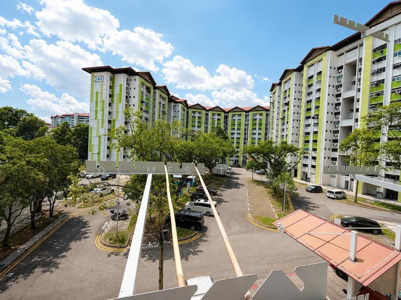 245 Jurong East Street 24, 245 Jurong East Street 24, Boon Lay / Jurong / Tuas, 2 Bedrooms, 721 sqft, HDB Flat For Sale, by Adi Mesti Jadi, 500250250 - Exterior - PropertyGuru.com.sg