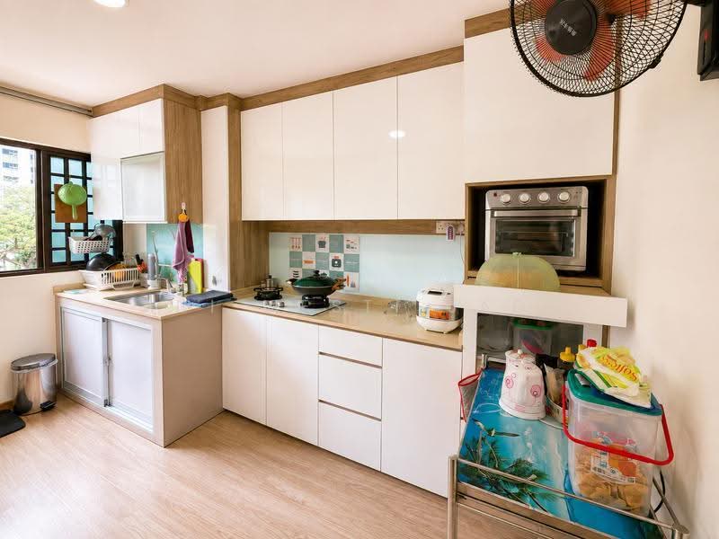 245 Jurong East Street 24, 245 Jurong East Street 24, Boon Lay / Jurong / Tuas, 2 Bedrooms, 721 sqft, HDB Flat For Sale, by Adi Mesti Jadi, 500250250 - Kitchen - PropertyGuru.com.sg