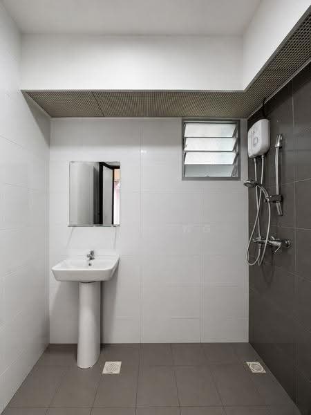 356A Anchorvale Lane, 356A Anchorvale Lane, Hougang / Punggol / Sengkang, 3 Bedrooms, 1,001 sqft, HDB Flat For Sale, by Andy Ng, 500250251 - Bathroom - PropertyGuru.com.sg