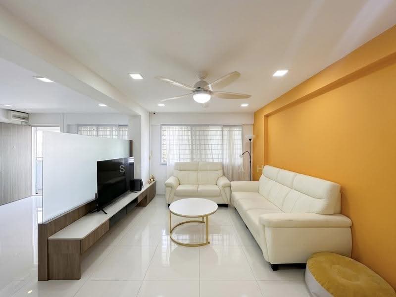 724 Jurong West Street 72, 724 Jurong West Street 72, Boon Lay / Jurong / Tuas, 3 Bedrooms, 1,119 sqft, HDB Flat For Sale, by Sean Tiah, 500250253 - Living Room - PropertyGuru.com.sg