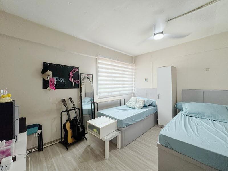 124 Bedok North Road, 124 Bedok North Road, Bedok / Upper East Coast, 3 Bedrooms, 990 sqft, HDB Flat For Sale, by Risdian Isbintara, 500250266 - Bedroom - PropertyGuru.com.sg