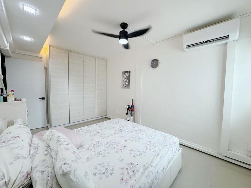 124 Bedok North Road, 124 Bedok North Road, Bedok / Upper East Coast, 3 Bedrooms, 990 sqft, HDB Flat For Sale, by Risdian Isbintara, 500250266 - Bedroom - PropertyGuru.com.sg