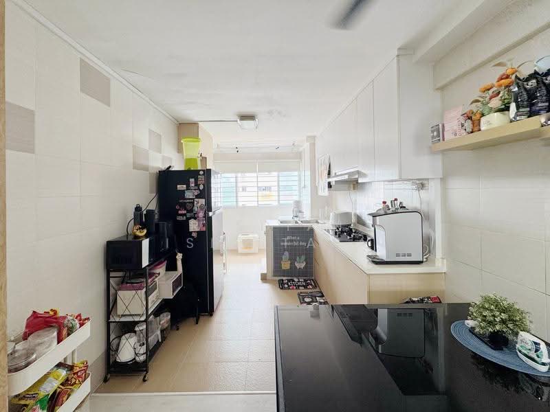 124 Bedok North Road, 124 Bedok North Road, Bedok / Upper East Coast, 3 Bedrooms, 990 sqft, HDB Flat For Sale, by Risdian Isbintara, 500250266 - Kitchen - PropertyGuru.com.sg
