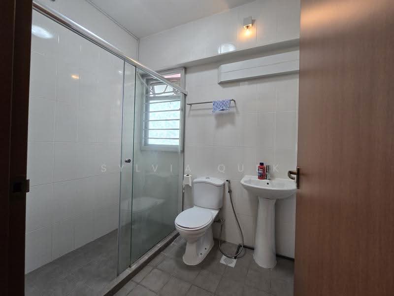 636C Senja Parc View, 636C Senja Road, Dairy Farm / Bukit Panjang / Choa Chu Kang, 3 Bedrooms, 990 sqft, HDB Flat For Rent, by Sylvia Quek, 500250270 - Bathroom - PropertyGuru.com.sg