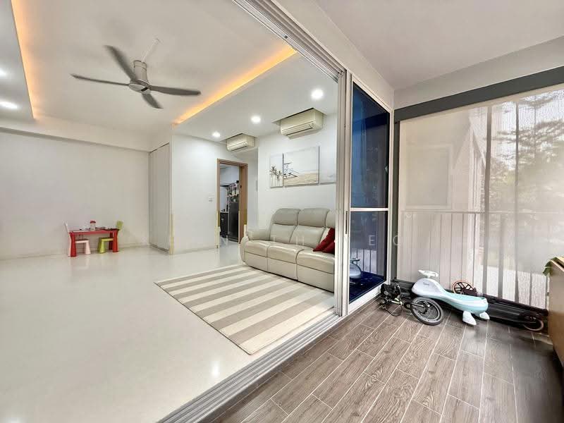 Q Bay Residences, 11 Tampines Street 86, Pasir Ris / Tampines, 3 Bedrooms, 904 sqft, Condominium For Sale, by Kenneth Yeo, 500250271 - PropertyGuru.com.sg