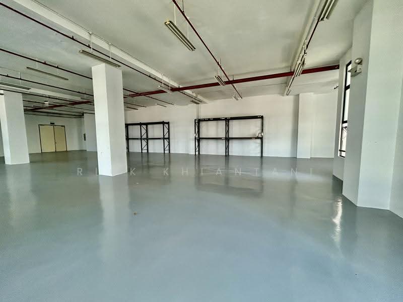 CSI Distribution Centre, 2 Kim Chuan Drive, Hougang / Punggol / Sengkang, 6,000 sqft, Factory / Workshop (B2) For Rent, by Rick Khiantani, 500250284 - CommercialGuru.com.sg