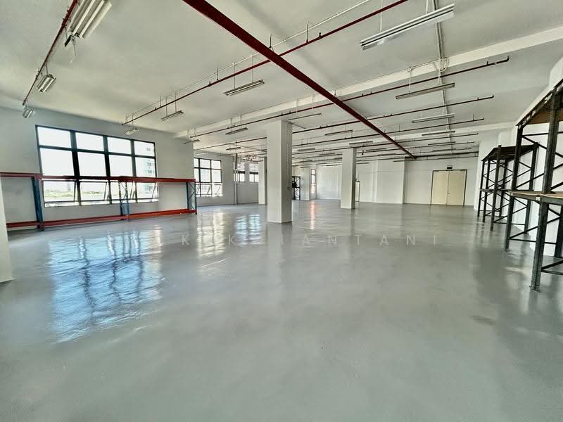 CSI Distribution Centre, 2 Kim Chuan Drive, Hougang / Punggol / Sengkang, 6,000 sqft, Factory / Workshop (B2) For Rent, by Rick Khiantani, 500250284 - CommercialGuru.com.sg