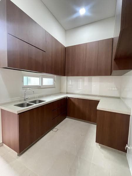 Serangoon Garden Estate, Bridport Ave, Hougang / Punggol / Sengkang, 4 Bedrooms, 4,500 sqft, Semi-Detached House For Rent, by Sherina Ng, 500250290 - Kitchen - PropertyGuru.com.sg