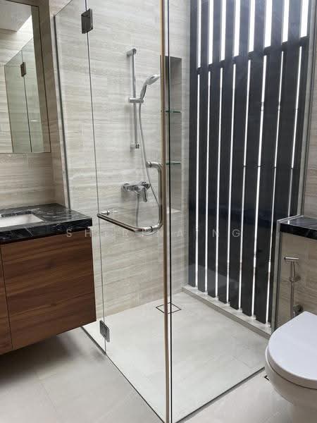 Serangoon Garden Estate, Bridport Ave, Hougang / Punggol / Sengkang, 4 Bedrooms, 4,500 sqft, Semi-Detached House For Rent, by Sherina Ng, 500250290 - Bathroom - PropertyGuru.com.sg