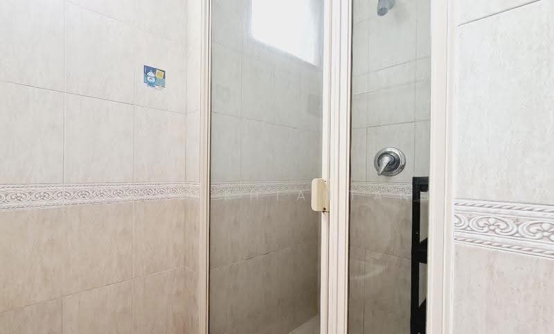 East Meadows, 30 Tanah Merah Kechil Road, Bedok / Upper East Coast, 1 Bedroom, 180 sqft, Condominium For Rent, by Rick Khiantani, 500250293 - Bathroom - PropertyGuru.com.sg
