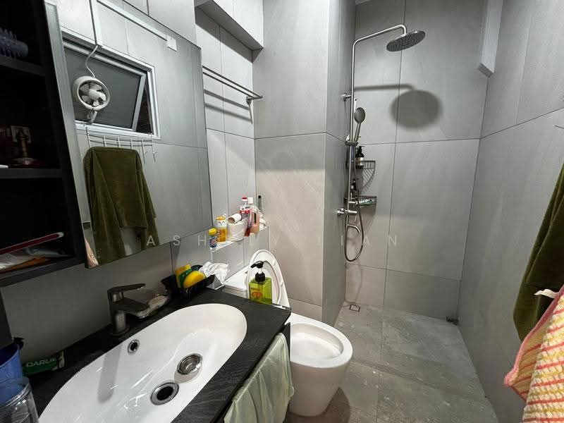 986C Jurong West Street 93, 986C Jurong West Street 93, Boon Lay / Jurong / Tuas, Room Rental, 150 sqft, HDB Flat For Rent, by Ashely Lian, 500250299 - Bathroom - PropertyGuru.com.sg
