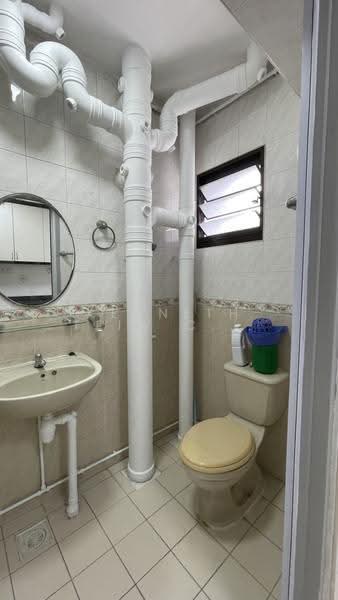 9 Cantonment Close, 9 Cantonment Close, Chinatown / Tanjong Pagar, 3 Bedrooms, 969 sqft, HDB Flat For Rent, by Kenneth Teiw Choon Lin, 500250305 - Bathroom - PropertyGuru.com.sg