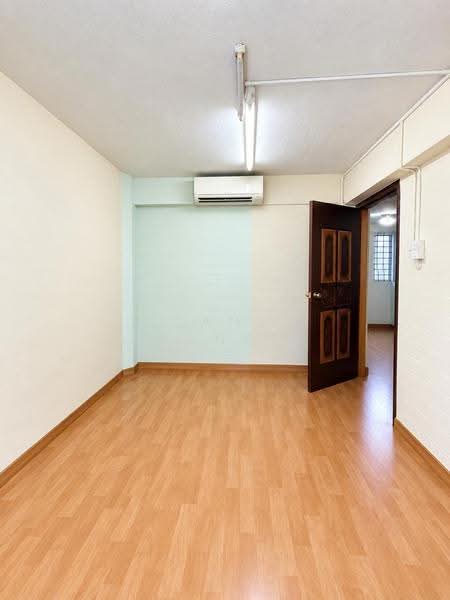 208 Boon Lay Place, 208 Boon Lay Place, Boon Lay / Jurong / Tuas, 3 Bedrooms, 700 sqft, HDB Flat For Sale, by Jane Francis, 500250328 - Bedroom 1 - PropertyGuru.com.sg