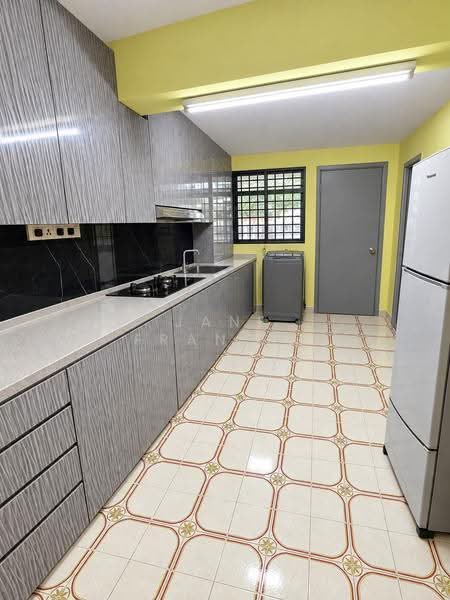 208 Boon Lay Place, 208 Boon Lay Place, Boon Lay / Jurong / Tuas, 3 Bedrooms, 700 sqft, HDB Flat For Sale, by Jane Francis, 500250328 - Kitchen - PropertyGuru.com.sg