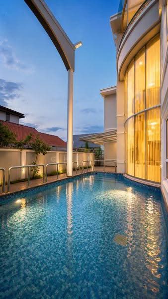 Extensive Variety Of Landed-Bungalows, Siglap, East Coast / Marine Parade, 5 Bedrooms, 15,000 sqft, Bungalow House For Rent, by CHEN ., 500250348 - Exterior - PropertyGuru.com.sg