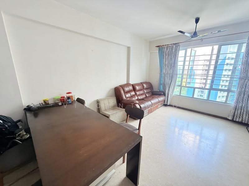 Northoaks, 32 Woodlands Crescent, Admiralty / Woodlands, 3 Bedrooms, 1,249 sqft, Condominium For Sale, by Vincent Teo, 500250375 - Living Room - PropertyGuru.com.sg