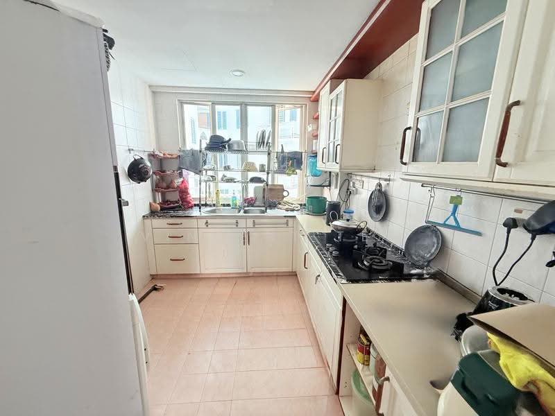Northoaks, 32 Woodlands Crescent, Admiralty / Woodlands, 3 Bedrooms, 1,249 sqft, Condominium For Sale, by Vincent Teo, 500250375 - Kitchen - PropertyGuru.com.sg