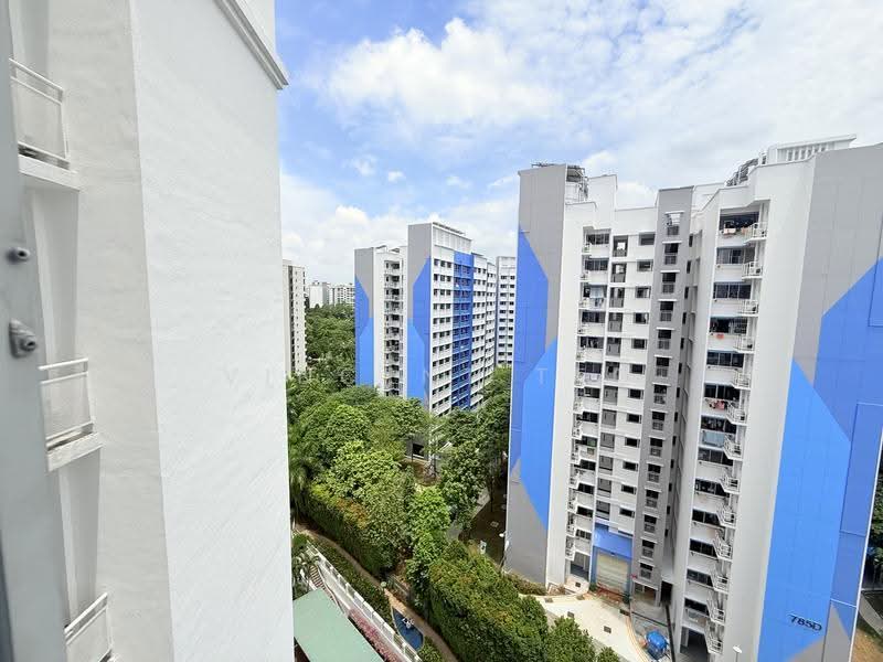 Northoaks, 32 Woodlands Crescent, Admiralty / Woodlands, 3 Bedrooms, 1,249 sqft, Condominium For Sale, by Vincent Teo, 500250375 - Exterior - PropertyGuru.com.sg