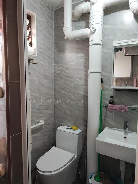 748 Jurong West Street 73, 748 Jurong West Street 73, Boon Lay / Jurong / Tuas, Room Rental, 90 sqft, HDB Flat For Rent, by Jimmy Tan, 500250404 - Bathroom - PropertyGuru.com.sg