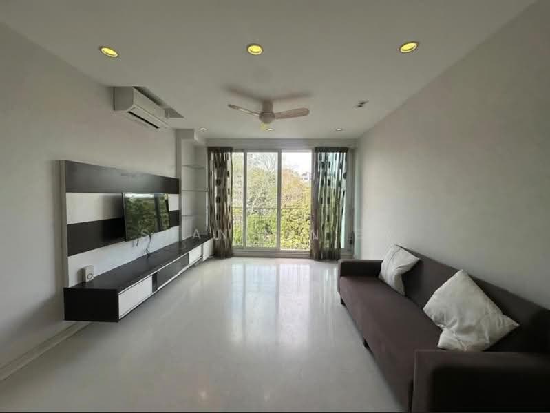 The Esparis, 7 Pasir Ris Drive 4, Pasir Ris / Tampines, 3 Bedrooms, 1,291 sqft, Condominium For Rent, by J Han, 500250429 - Living Room - PropertyGuru.com.sg