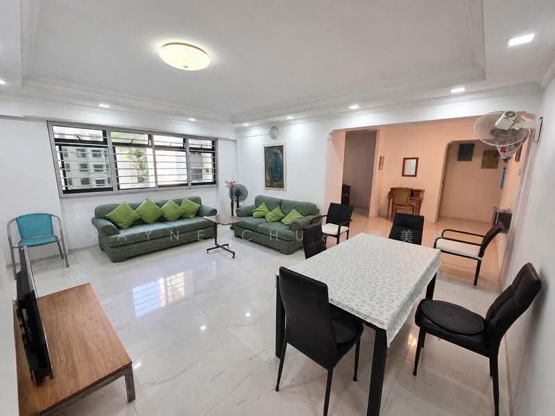 62 Lorong 4 Toa Payoh, 62 Lorong 4 Toa Payoh, Balestier / Toa Payoh, 3 Bedrooms, 1,302 sqft, HDB Flat For Sale, by Rayne Chua 蔡美慧, 500250430 - Living Room - PropertyGuru.com.sg