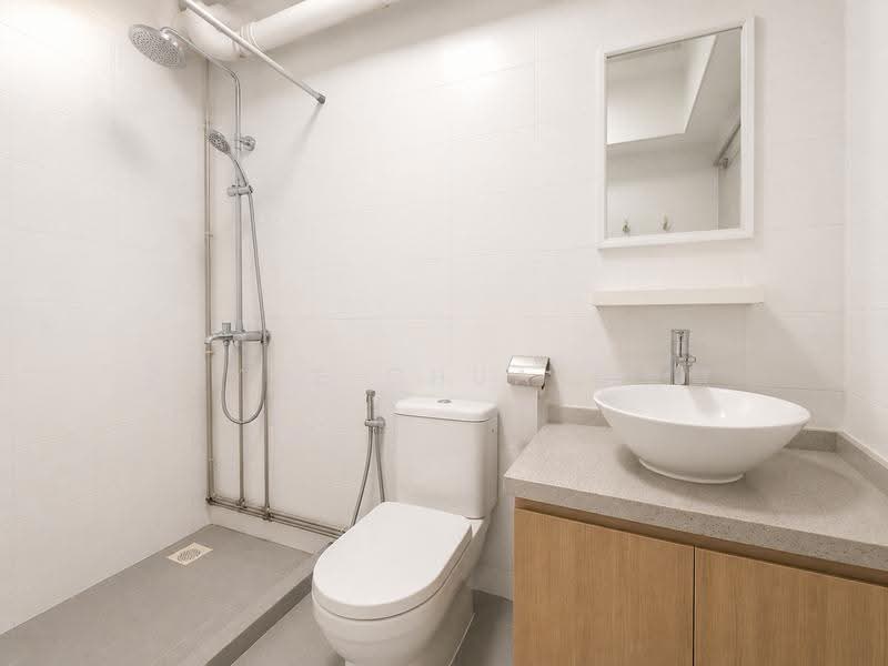 62 Lorong 4 Toa Payoh, 62 Lorong 4 Toa Payoh, Balestier / Toa Payoh, 3 Bedrooms, 1,302 sqft, HDB Flat For Sale, by Rayne Chua 蔡美慧, 500250430 - Bathroom - PropertyGuru.com.sg
