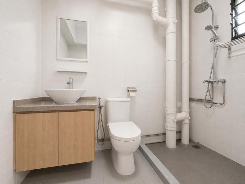 62 Lorong 4 Toa Payoh, 62 Lorong 4 Toa Payoh, Balestier / Toa Payoh, 3 Bedrooms, 1,302 sqft, HDB Flat For Sale, by Rayne Chua 蔡美慧, 500250430 - Bathroom - PropertyGuru.com.sg