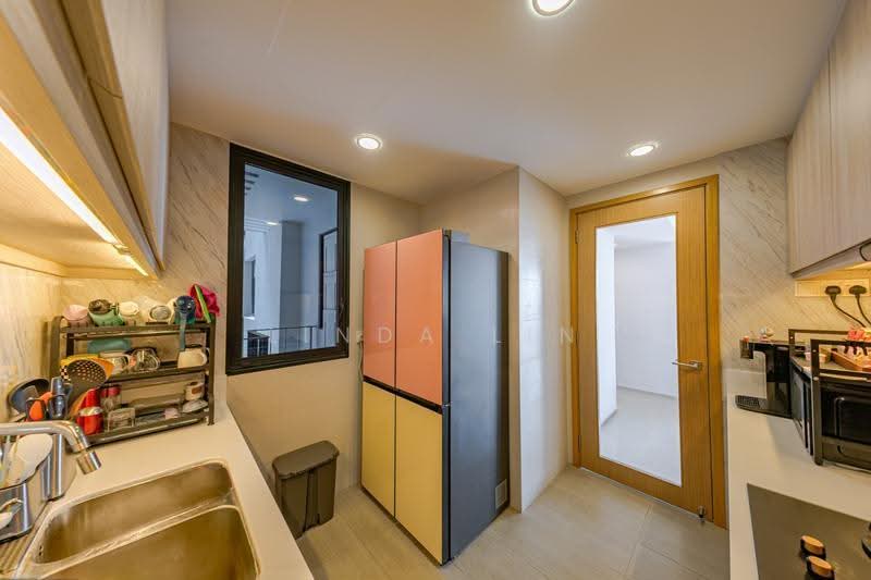 Westwood Residences EC, 190 Westwood Avenue, Boon Lay / Jurong / Tuas, 4 Bedrooms, 1,238 sqft, Condominium For Sale, by Linda Lin, 500250435 - Kitchen - PropertyGuru.com.sg