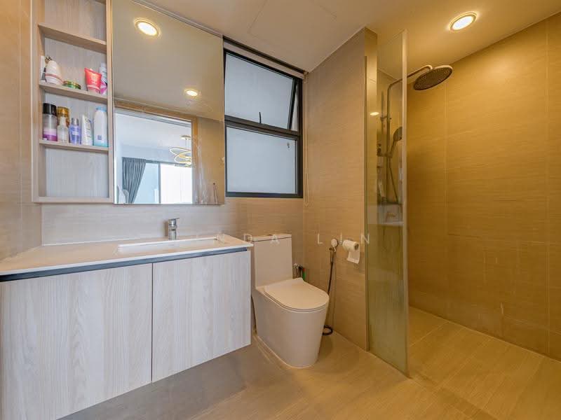 Westwood Residences EC, 190 Westwood Avenue, Boon Lay / Jurong / Tuas, 4 Bedrooms, 1,238 sqft, Condominium For Sale, by Linda Lin, 500250435 - Master Bathroom - PropertyGuru.com.sg