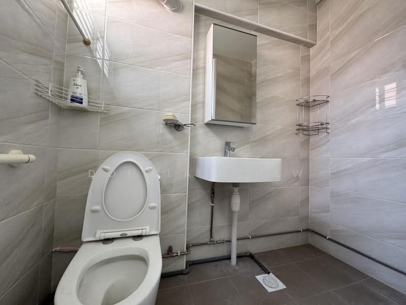 1 Toh Yi Drive, 1 Toh Yi Drive, Clementi Park / Upper Bukit Timah, 3 Bedrooms, 1,119 sqft, HDB Flat For Rent, by Douglas Chew, 500250464 - Bathroom - PropertyGuru.com.sg