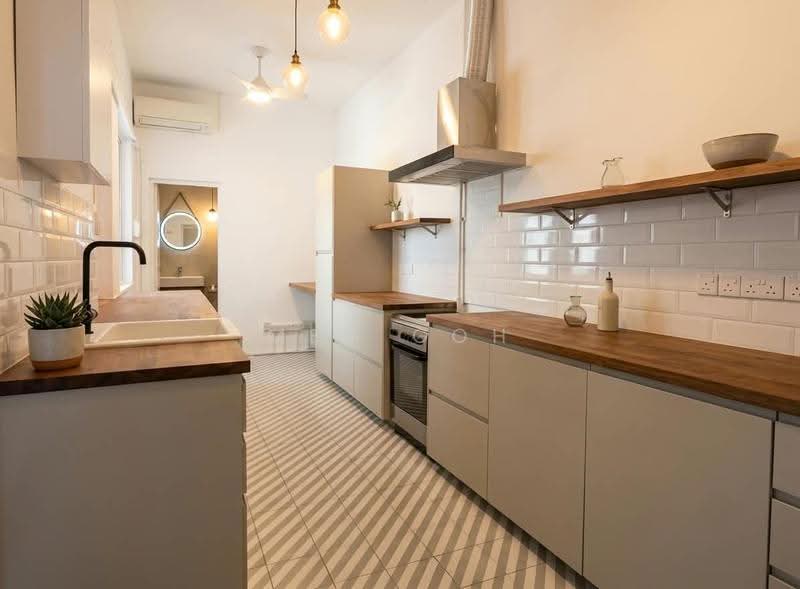 Cairnhill Road Conservation House, Cairhill Road, Orchard / River Valley, 3 Bedrooms, 2,045 sqft, Terraced House For Sale, by Meg Goh, 500250479 - Kitchen - PropertyGuru.com.sg