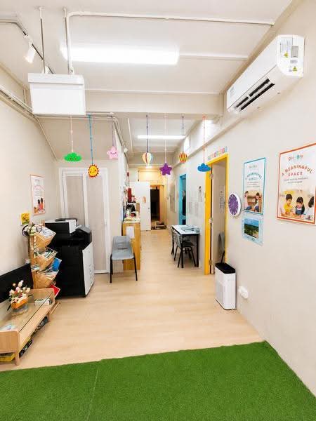 4 Lorong 7 Toa Payoh, LORONG 7 TOA PAYOH, Balestier / Toa Payoh, 1,399 sqft, Shop / Shophouse For Sale, by Joyce Tan 陈慧珊, 500250487 - Corridor - CommercialGuru.com.sg