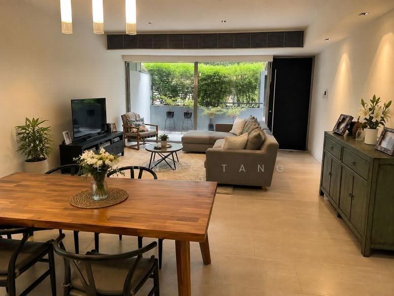 Gilstead Brooks, 39 Gilstead Road, Newton / Novena, 5 Bedrooms, 2,905 sqft, Cluster House For Sale, by Evonne Tang, 500250494 - Living Room - PropertyGuru.com.sg
